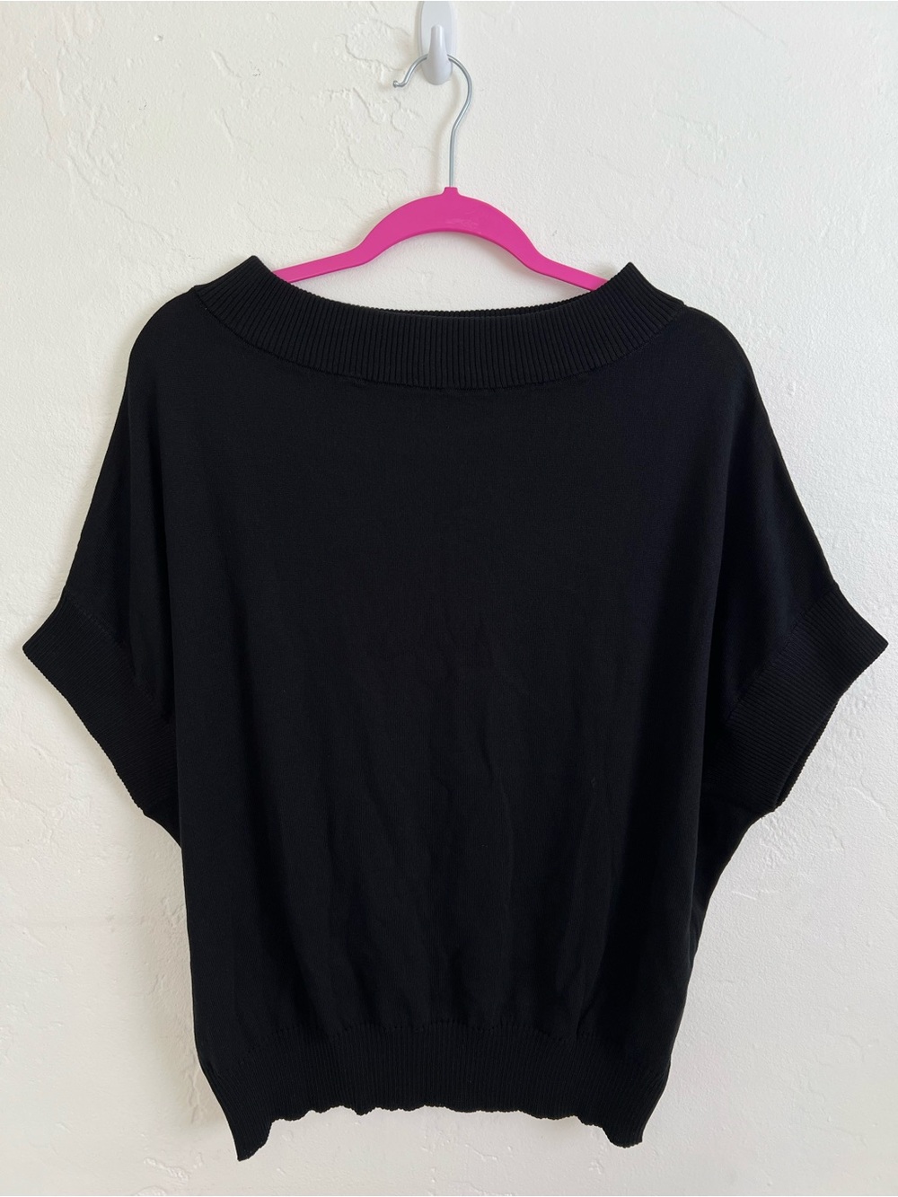 Black Short-Sleeve Pullover Sweater - Women's